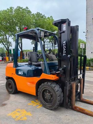 Forklift Toyota 30 bekas Peralatan dan Mesin Konstruksi